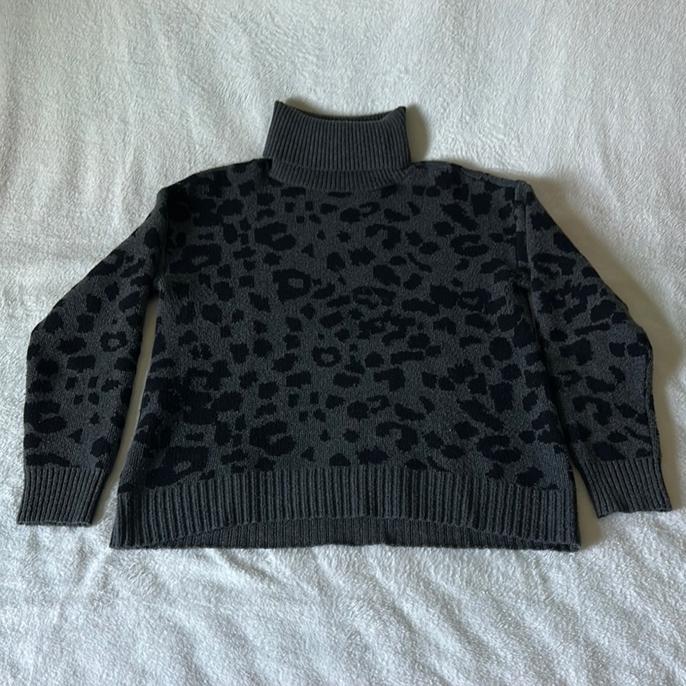LOFT Black/Gray Turtleneck Sweater Sz. M